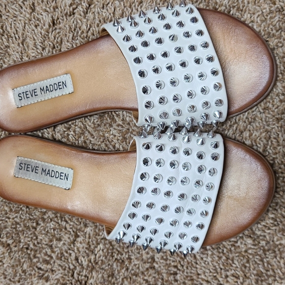 Steve Madden studded slides - Picture 4 of 4